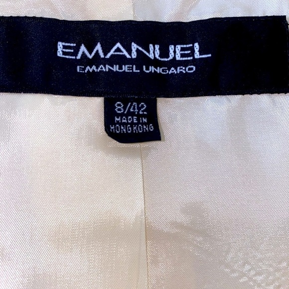 Emanuel Ungaro creme textured wool blazer. Front button closure. Size 8. - Picture 5 of 8
